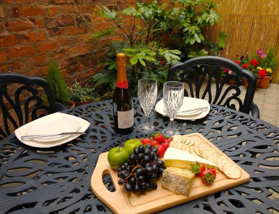 The Boutique York Garden Studio Exterior photo