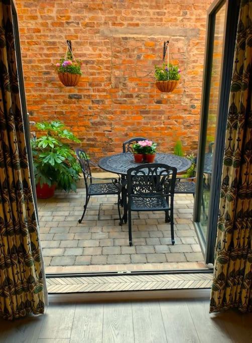 The Boutique York Garden Studio Exterior photo